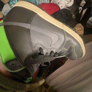 Nike SB Dunks Dark Grey/Volt